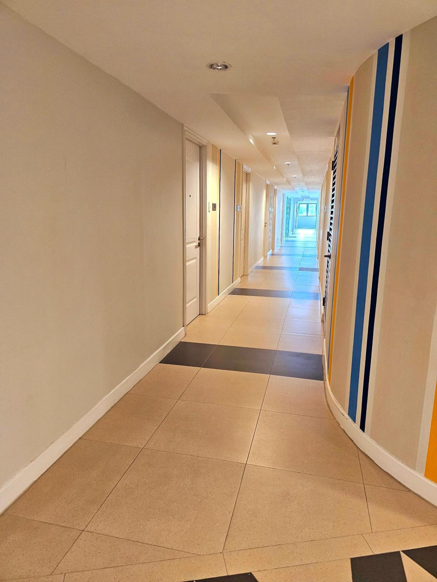 Acellyne'S Suites At The Residences At Commonwealth By Century Quezon City Buitenkant foto