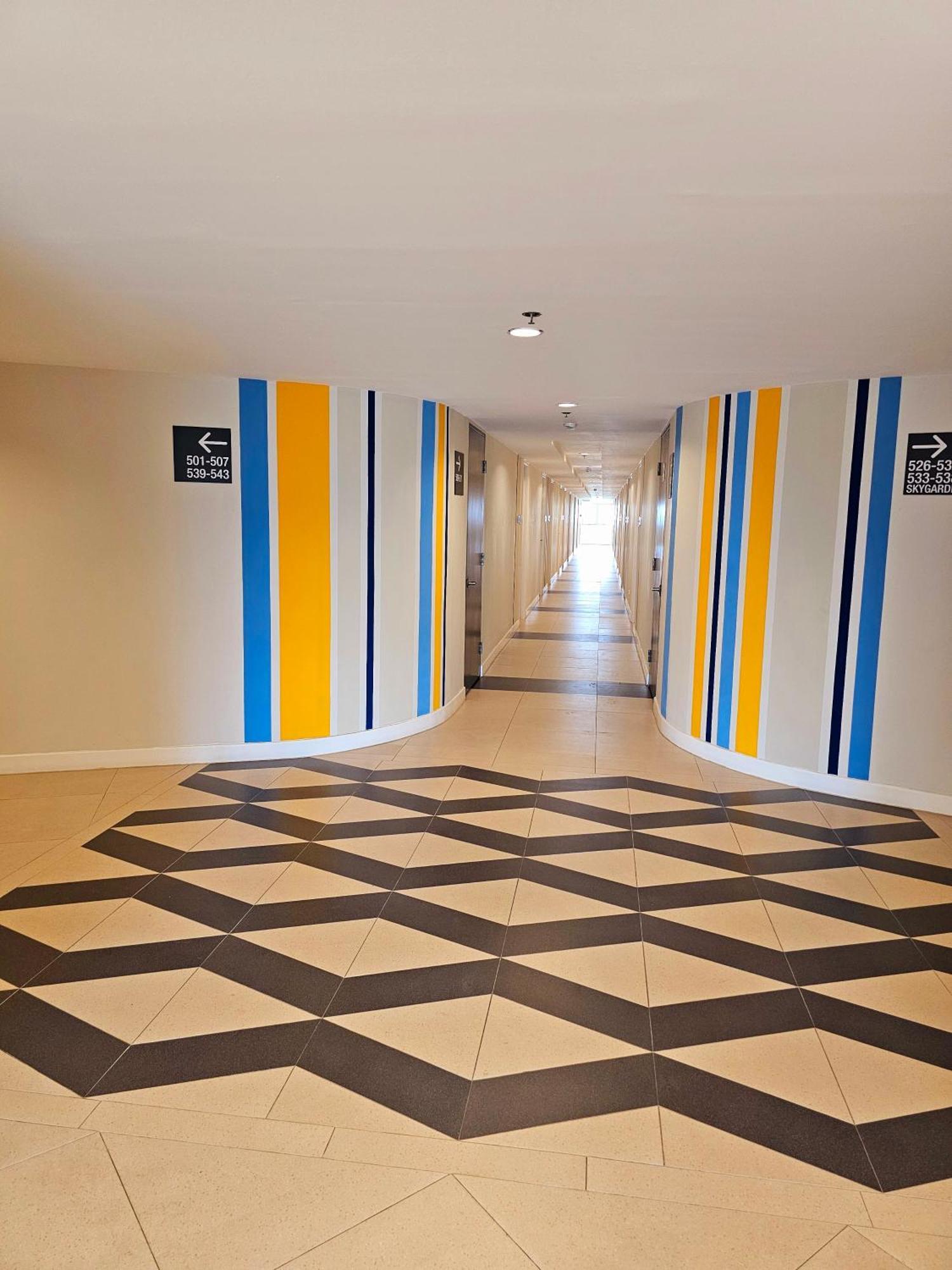 Acellyne'S Suites At The Residences At Commonwealth By Century Quezon City Buitenkant foto
