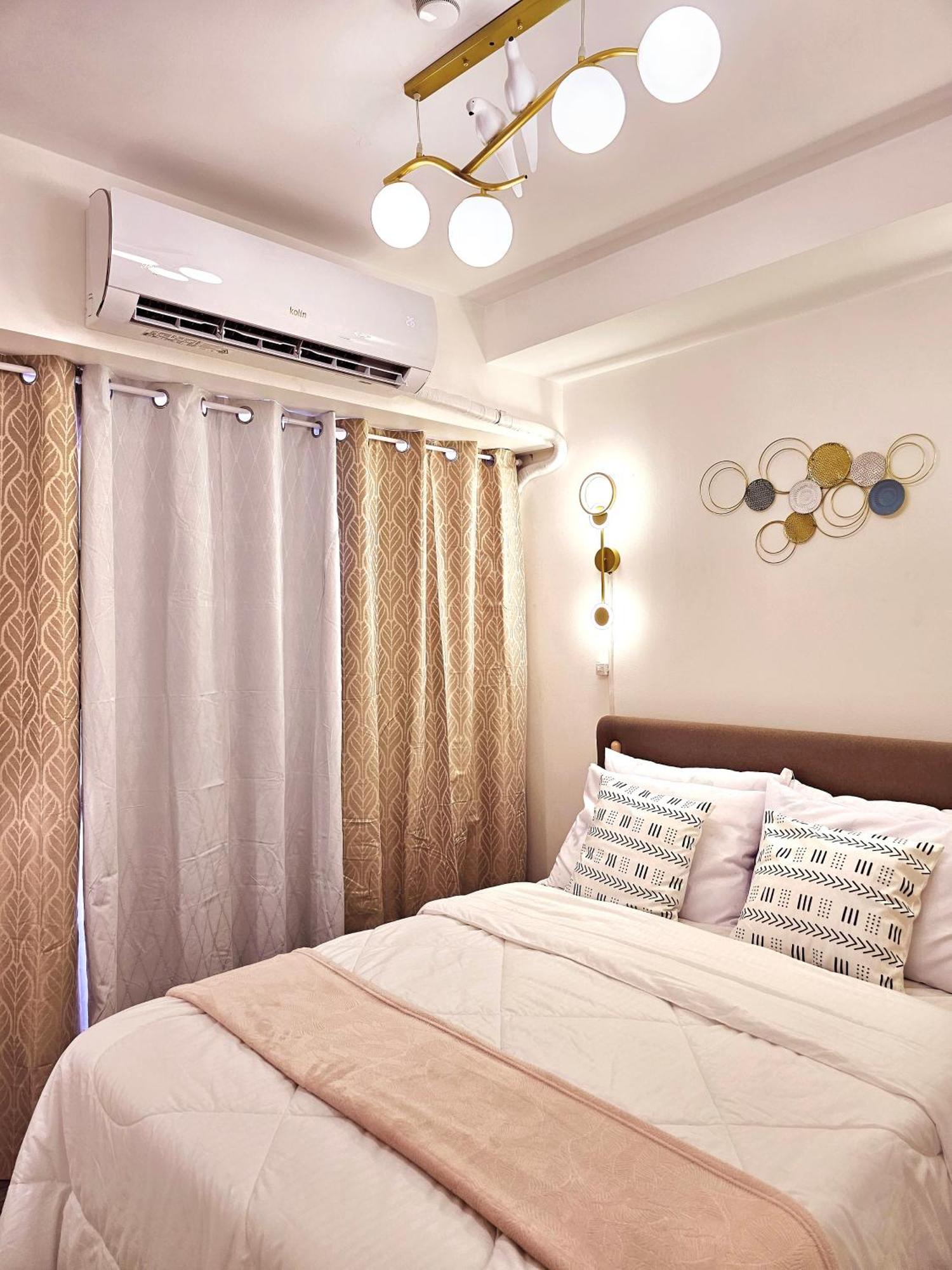 Acellyne'S Suites At The Residences At Commonwealth By Century Quezon City Buitenkant foto