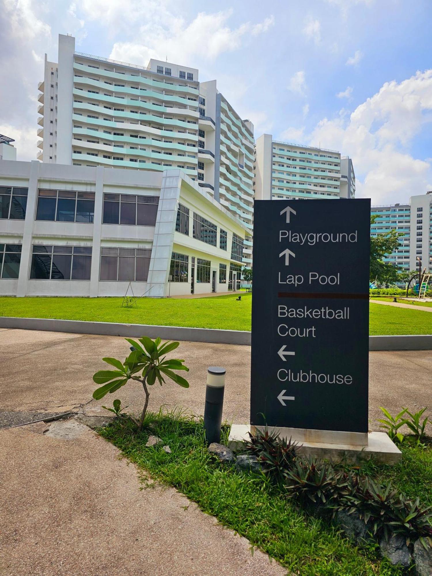 Acellyne'S Suites At The Residences At Commonwealth By Century Quezon City Buitenkant foto
