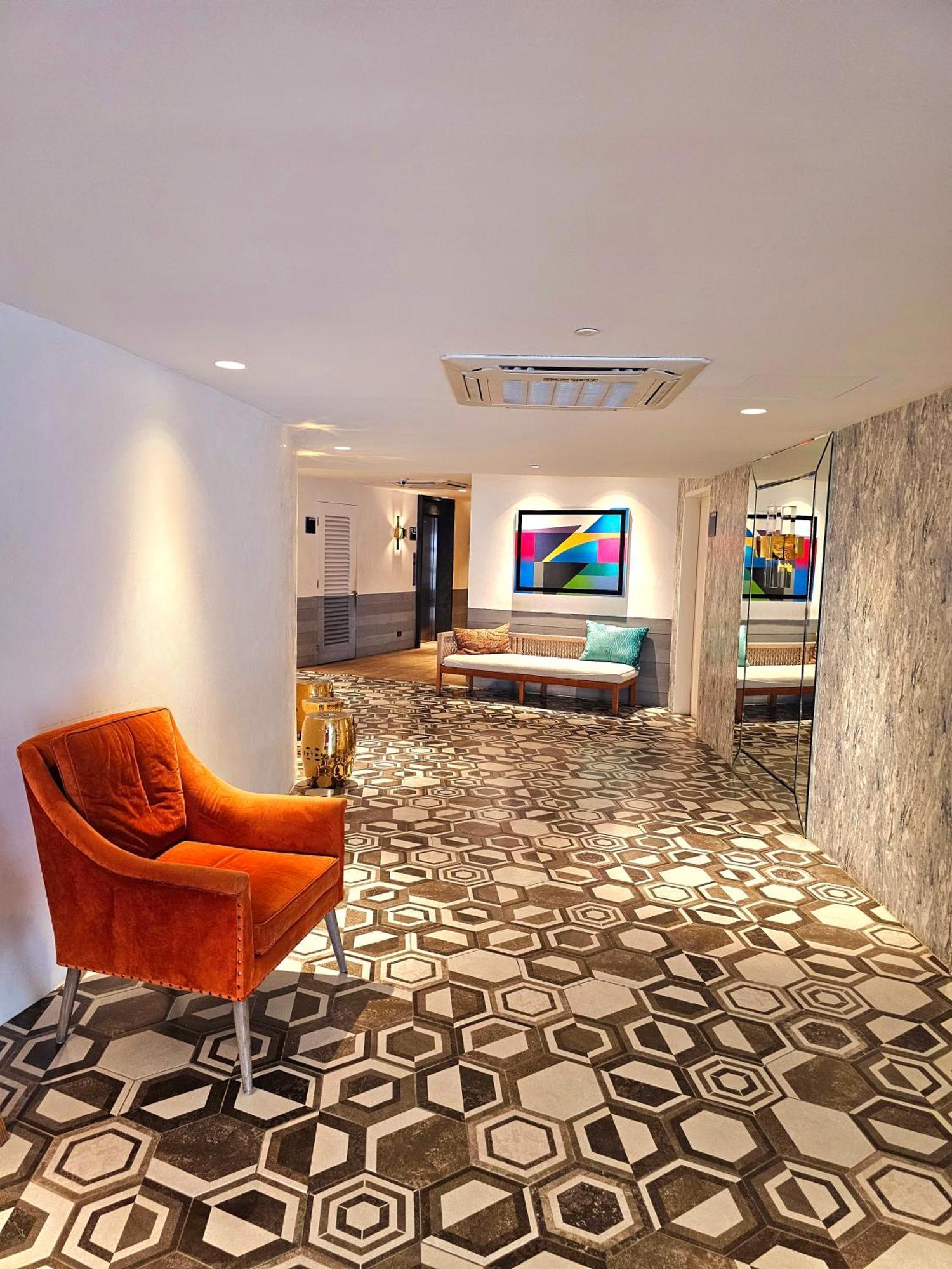 Acellyne'S Suites At The Residences At Commonwealth By Century Quezon City Buitenkant foto
