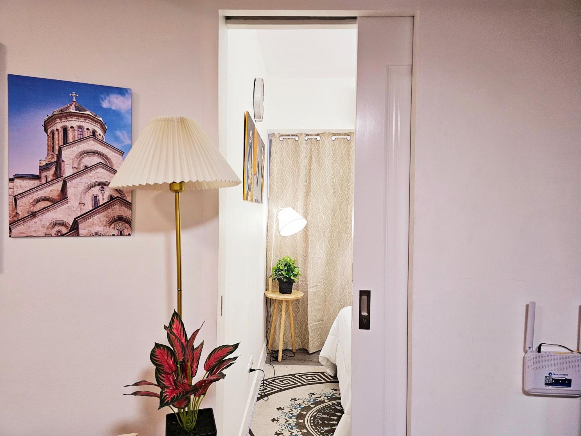 Acellyne'S Suites At The Residences At Commonwealth By Century Quezon City Buitenkant foto