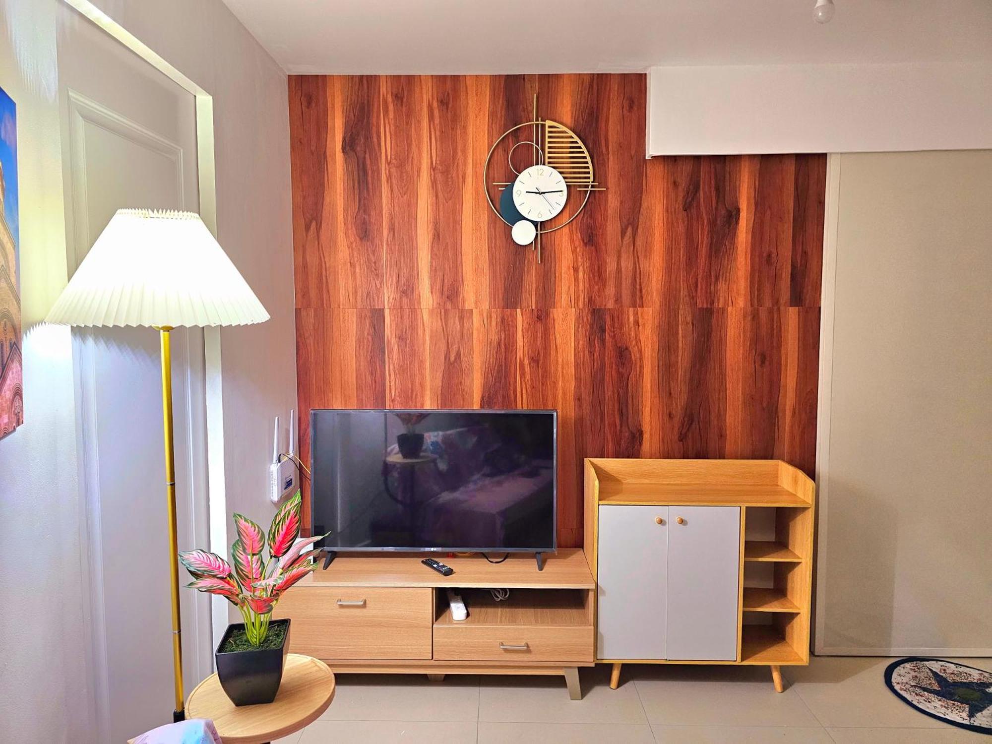 Acellyne'S Suites At The Residences At Commonwealth By Century Quezon City Buitenkant foto