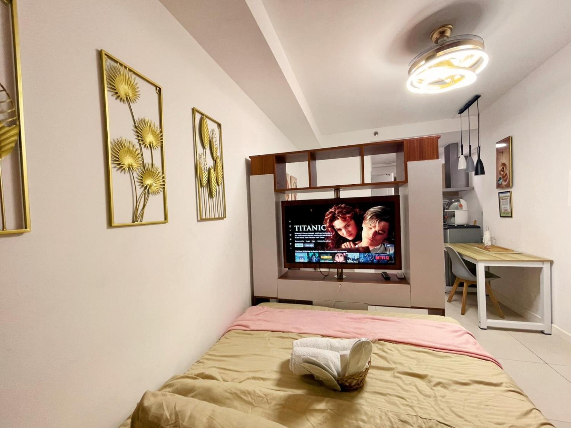 Acellyne'S Suites At The Residences At Commonwealth By Century Quezon City Kamer foto