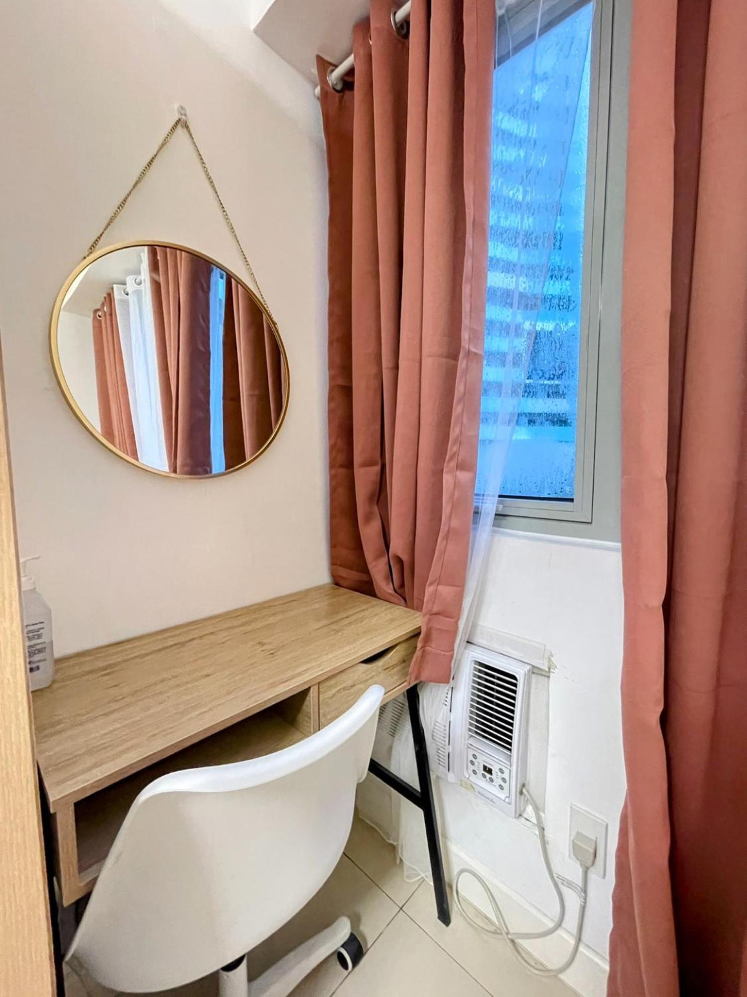 Acellyne'S Suites At The Residences At Commonwealth By Century Quezon City Kamer foto