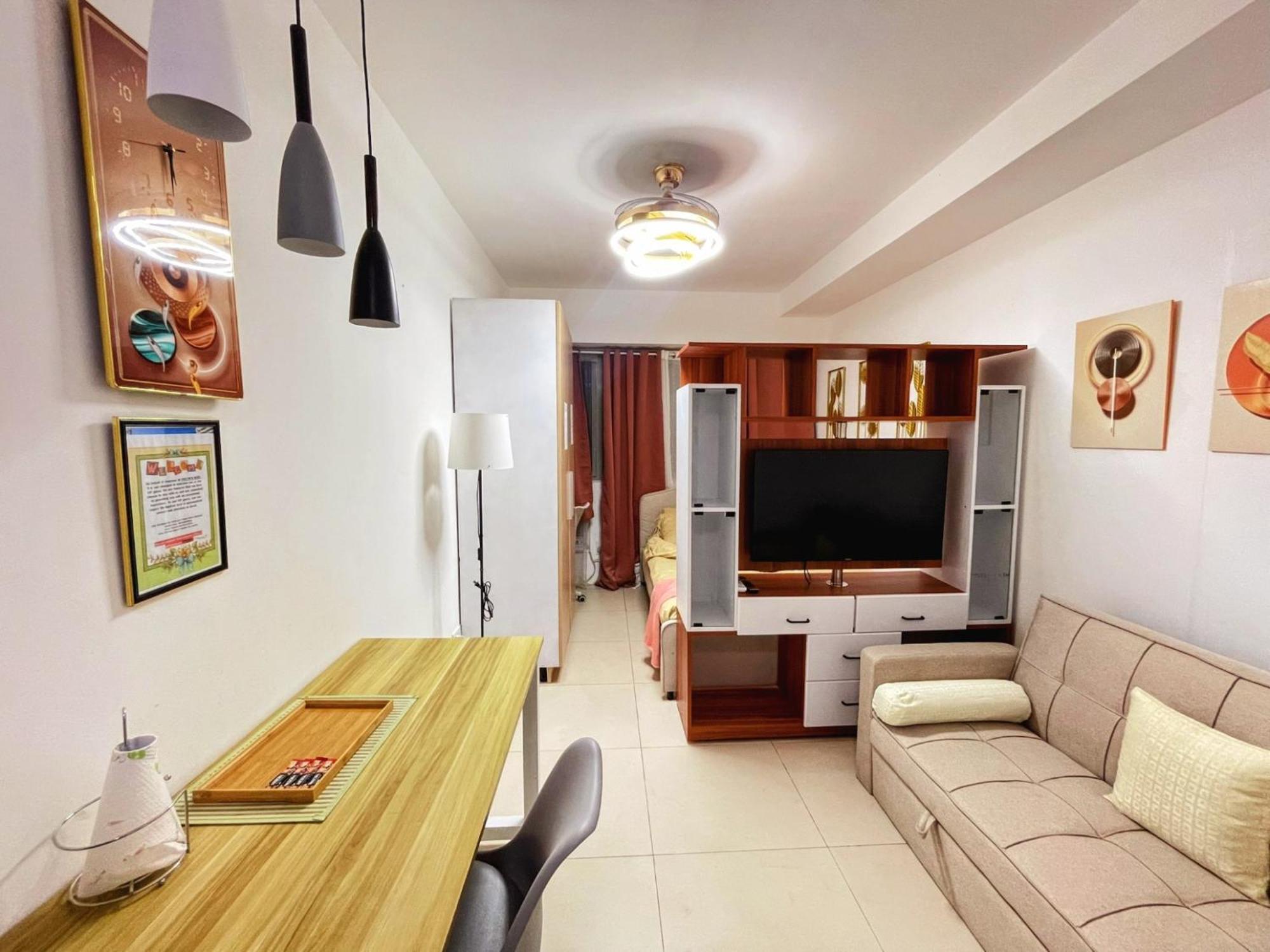 Acellyne'S Suites At The Residences At Commonwealth By Century Quezon City Kamer foto