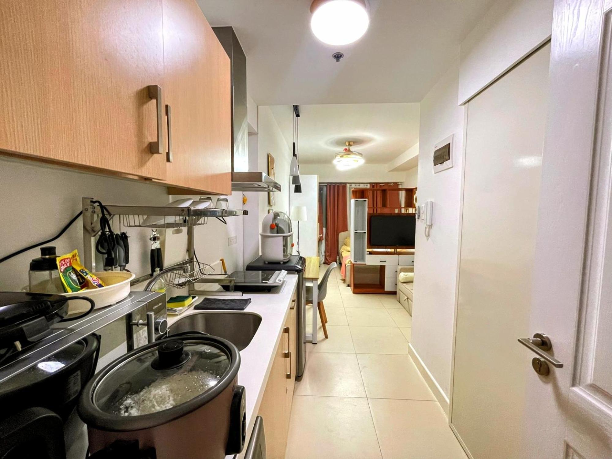 Acellyne'S Suites At The Residences At Commonwealth By Century Quezon City Kamer foto