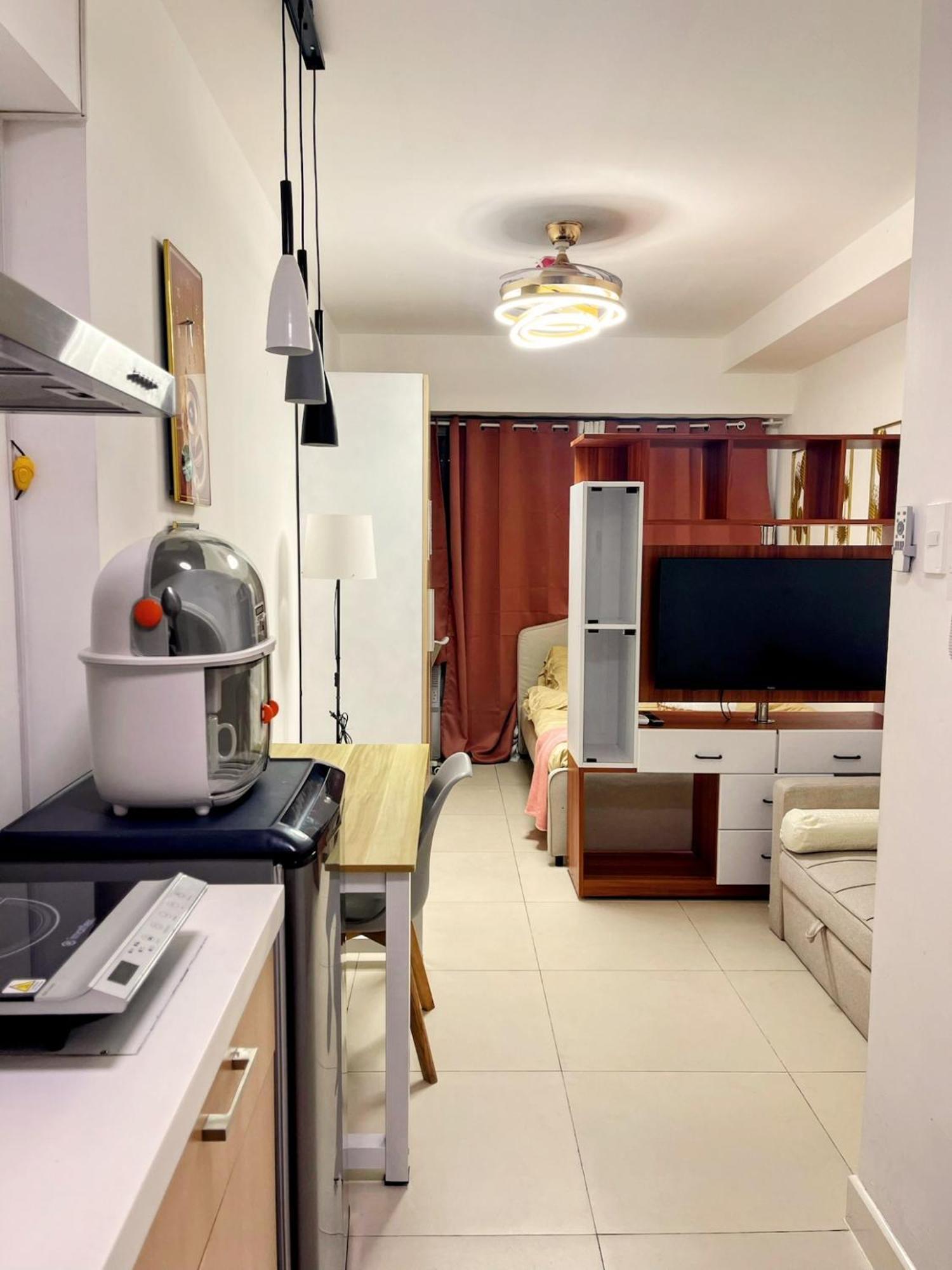 Acellyne'S Suites At The Residences At Commonwealth By Century Quezon City Kamer foto
